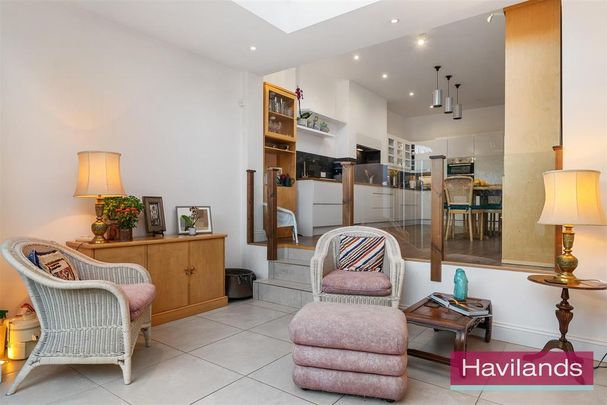 4 bedroom maisonette to rent - Photo 1