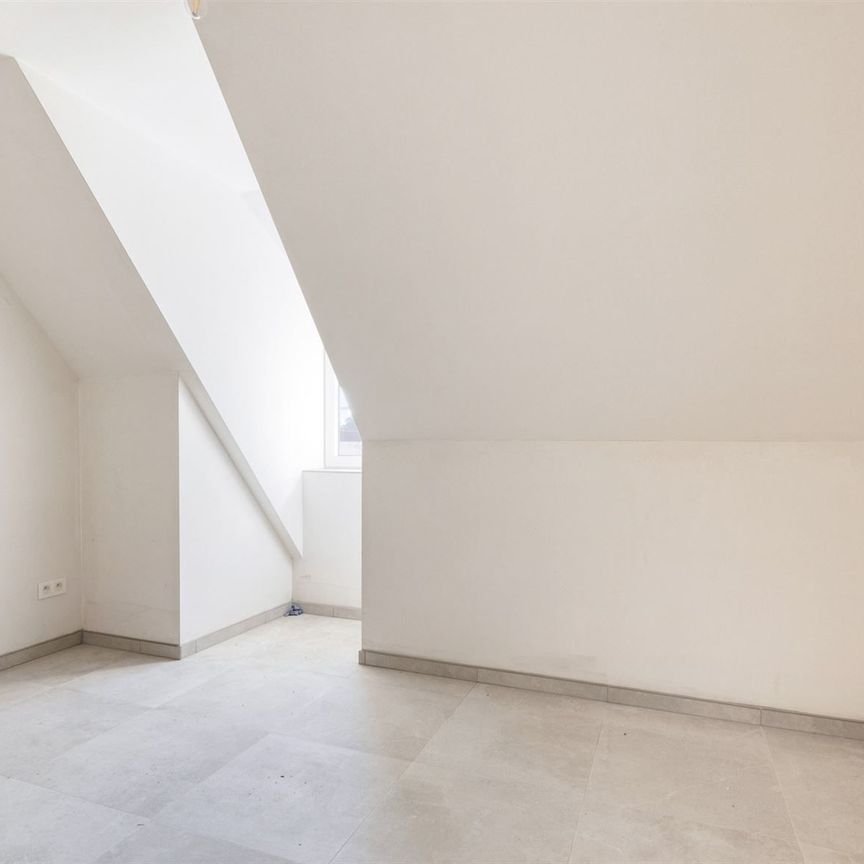 Zeer ruime nieuwbouwwoning gelegen op een groot zonnig perceel - Photo 1