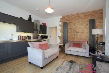 2 bedroom flat to rent - Photo 2