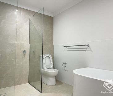 BRAND NEW ULTA MODERN LUXURY 3 BEDROOM TOWNHOUSE WITH DUCTED AIR-CO... - Photo 6