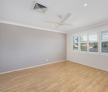 Four bedroom home in popular Silver Ridge Estate with four car gara... - Photo 6