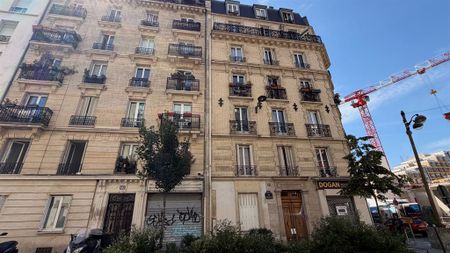 Location Appartement 2 pièces 38m² PARIS 18ème - Photo 3