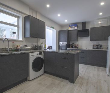 1 bedroom in a house share to rent - Photo 6