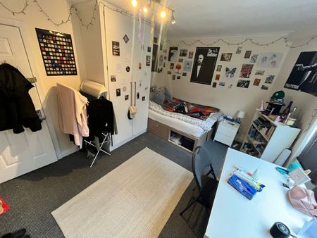 5 bedroom terraced house to rent - Photo 4