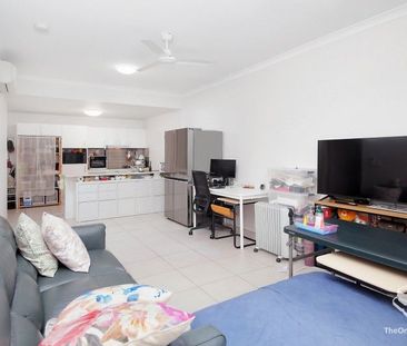 Location! Location! Location! - Photo 4