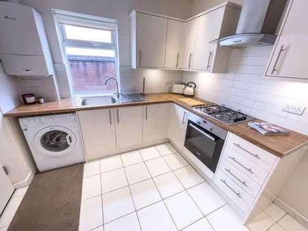 Molyneux Road, L6 - Photo 3