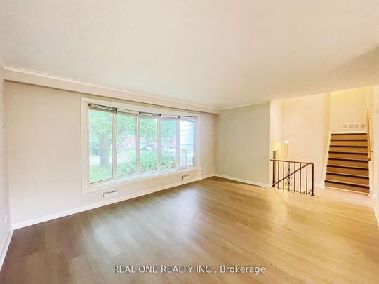 For Lease - 48 Lionel Heights Crescent, Toronto, Ontario - Photo 1