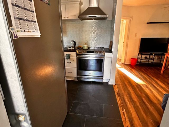 For Lease - 84 Seventeenth Street, Toronto, Ontario - Photo 1