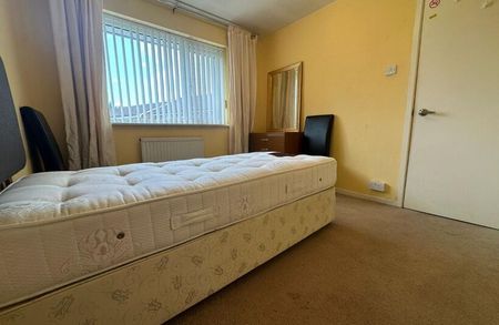 Walton Crescent, Blackburn - Photo 5