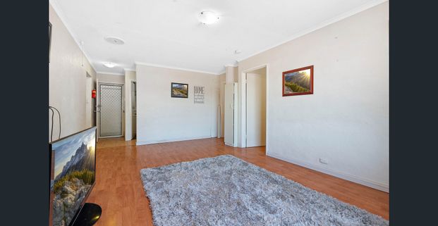 Convenience at Your Doorstep - Photo 1