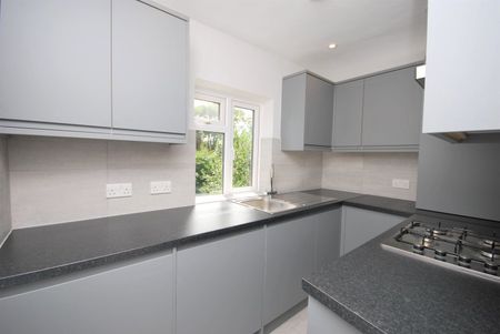 Chadwick Road, London, SE15 - Photo 5