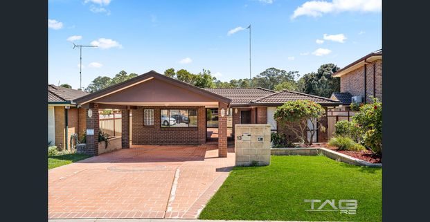 FAMILY HOME IN GREAT LOCATION! - Photo 1