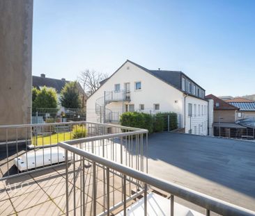 Helle 2-Zimmer-Wohnung mit Balkon, Küche und Keller – ideal für Sin... - Photo 2