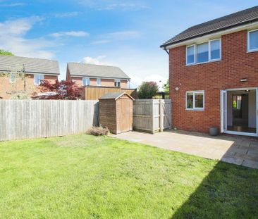 3 bedroom semi-detached house to rent - Photo 5