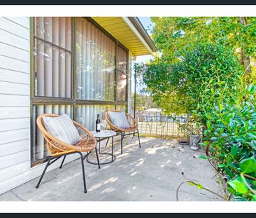 SPACIOUS AIR-CONDITONED FAMILY HOME LOCATED IN CENTRAL FAMILY LOCATION - Photo 2