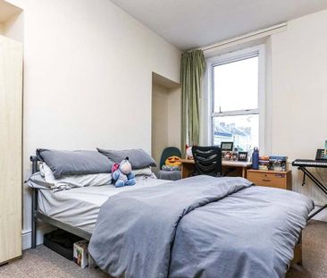 1 bedroom in a house share to rent - Photo 3