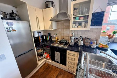 Commercial Street, Morley, LEEDS - Photo 3