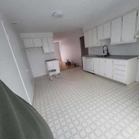 Beau Grand 4 1/2 propre à louer - Photo 3