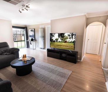 Private, Practical and Perfectly Positioned - Photo 3