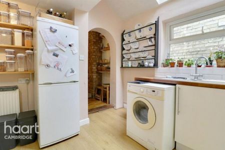 3 bedroom terraced house to rent - Photo 5