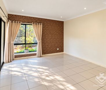 4 BEDROOM TOWNHOUSE IN THE HEART OF CARINDALE - Photo 2