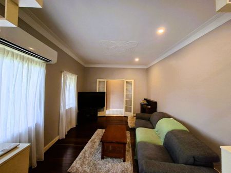 Charming 3-Bedroom Modern Cottage in Walkervale - Photo 3