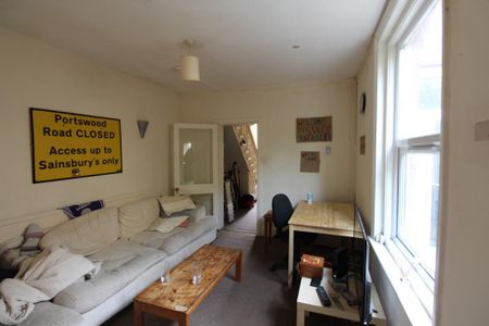 5 bedroom detached house to rent - Photo 2