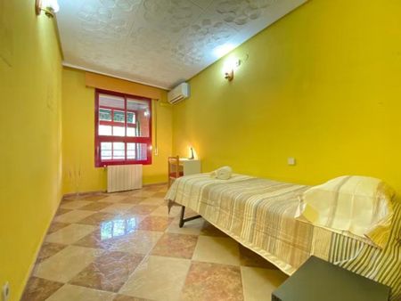 Calle del Cabo Machichaco, Madrid, Community of Madrid 28053 - Photo 4