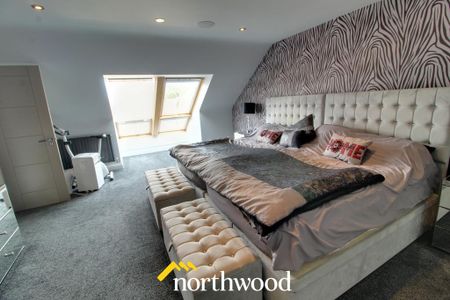 5 bedroom detached house to rent - Photo 2