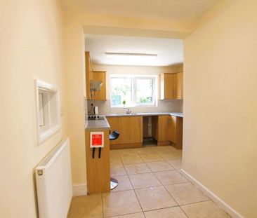 3 bedroom semi-detached house to rent - Photo 6
