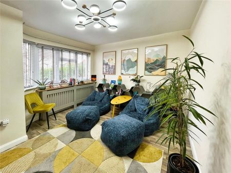 2 bedroom semi-detached house to rent - Photo 4