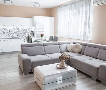 PINK reality Na prenájom moderný 2-izbový byt v Šali – Budovateľská... - Photo 2