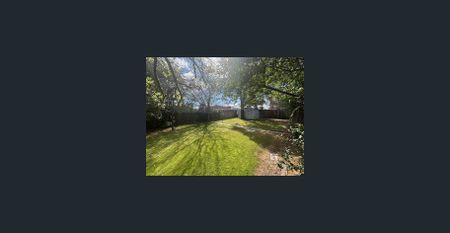 CHARMING & COMFORTABLE! - Photo 4