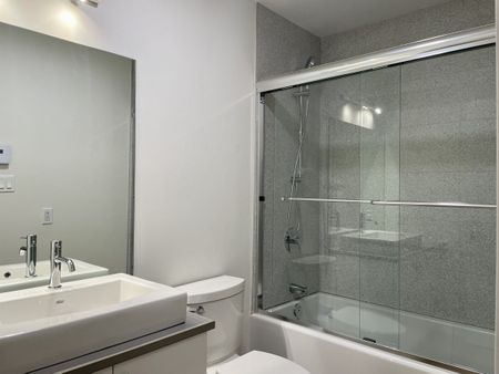 Métro Frontenac : condo 3 chambres de construction récente offert en location avec électroménagers inclus! - Photo 4