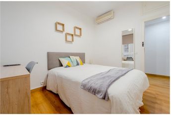 Calle de Pilar de Zaragoza, Madrid, Community of Madrid 28028