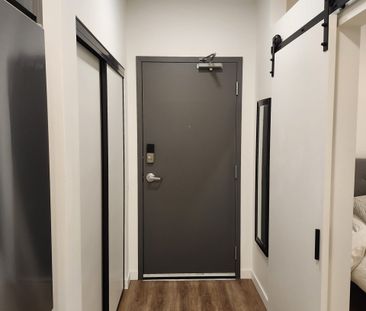 Sole Rutland Furnished 1 Bed 1 Bath - Photo 3