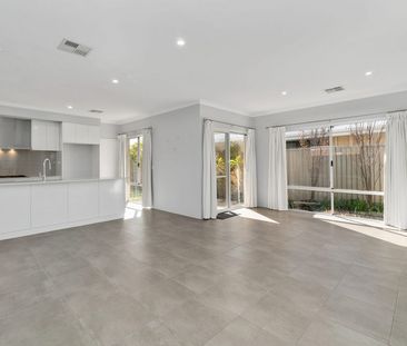 4*2 Morden Home in Dayton - Photo 5