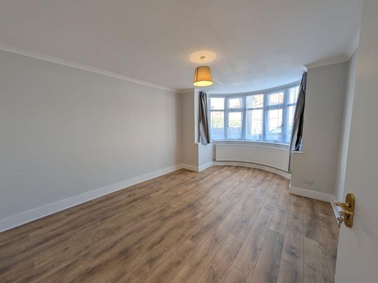4 bedroom flat to rent - Photo 1