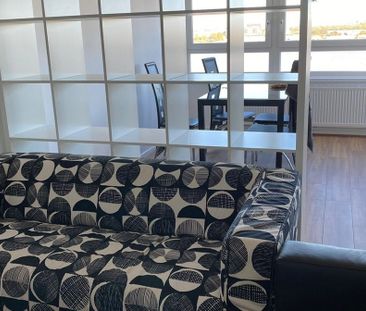 Room in a Shared Flat, Sovereign House, SE18 - Photo 5