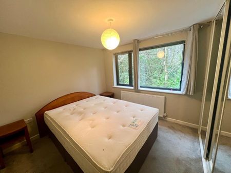 3 bedroom flat to rent - Photo 4