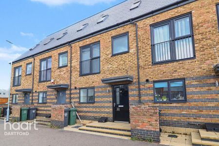 3 bedroom terraced house to rent - Photo 5