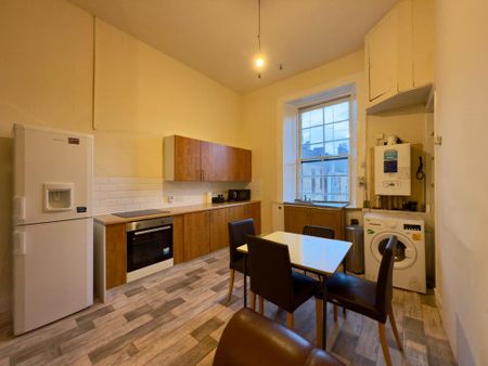 4 bedroom flat to rent - Photo 5