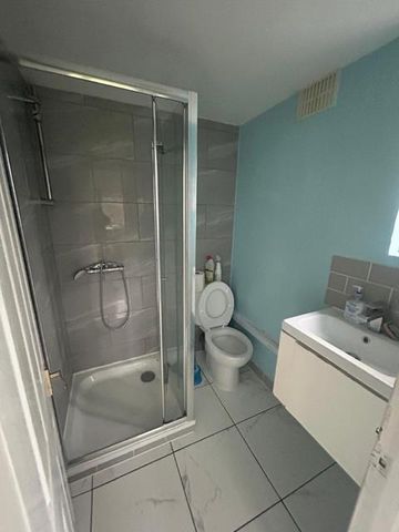 Room in a Shared House, Brownhill Road, SE6 - Photo 2
