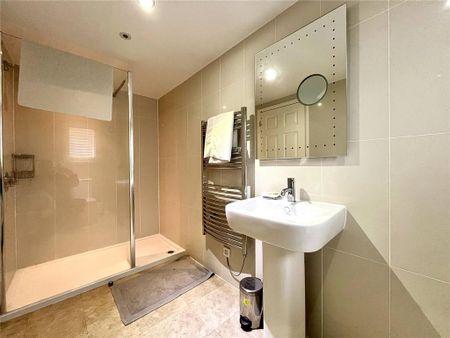 1 bedroom parking to rent - Photo 2