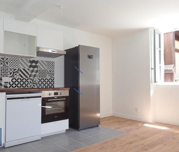 Location Appartement 3 pièces 48m² CHAMBERY 73000 - Photo 2