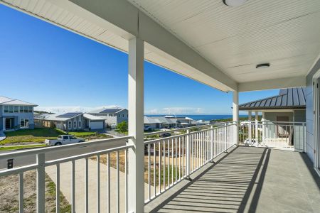 24 Sunnyspot Boulevard, Catherine Hill Bay. - Photo 4