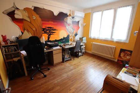 House - Photo 5