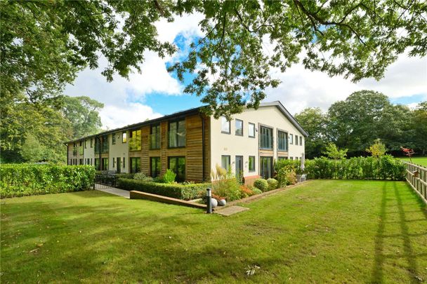 A three bedroom contemporary barn-style conversion on a highly sought-after private road - Photo 1