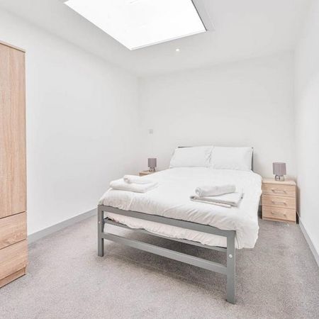 1 bedroom serviced apartment to rent - Photo 4