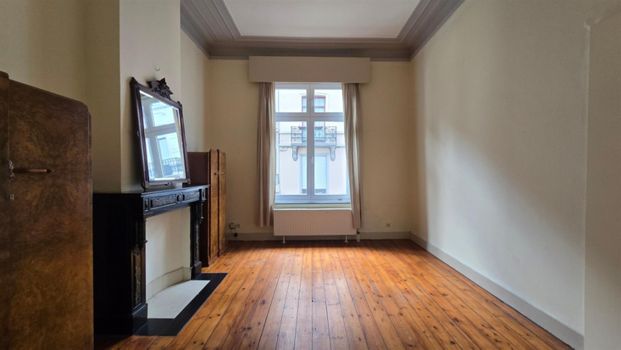 Appartement te huur in Elsene - Photo 1